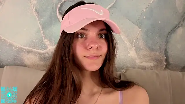 Snapshot of chloemilka chatting on 04/19/26, 05:45 chloemilka online show from 04/19/26, 05:45