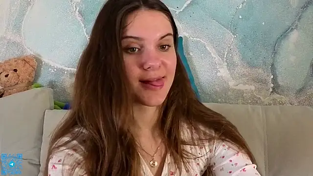Snapshot of chloemilka chatting on 06/06/26, 06:34 chloemilka online show from 06/06/26, 06:34