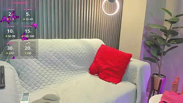 Snapshot of biancaa_18 chatting on 12/02/25, 07:42 biancaa 18 online show from 12/02/25, 07:42