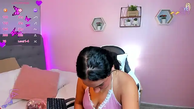 Snapshot of salome_rojas_ chatting on 07/08/26, 02:10 salome rojas online show from 07/08/26, 02:10