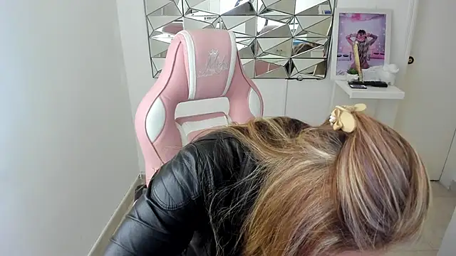 camixxx m online show from 12/01/25, 12:32