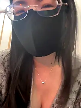 Snapshot of Searl- chatting on 10/21/25, 02:40 Searl- online show from 10/21/25, 02:40