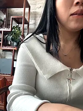 Snapshot of Searl- chatting on 10/28/25, 05:44 Searl- online show from 10/28/25, 05:44