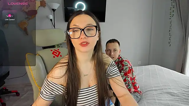 Snapshot of wwow_meow chatting on 03/23/26, 05:22 wwow meow online show from 03/23/26, 05:22