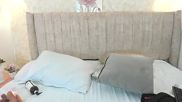 thamiina  online show from 03/10/26, 06:46