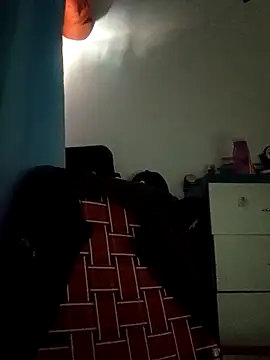 Snapshot of maxiiii125 chatting on 11/18/25, 04:00 maxiiii125 online show from 11/18/25, 04:00