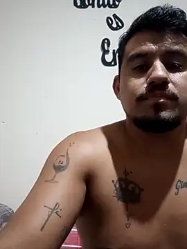 Snapshot of maxiiii125 chatting on 03/01/26, 01:18 maxiiii125 online show from 03/01/26, 01:18