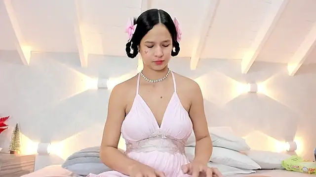 Snapshot of Princesita_Sofia_ chatting on 12/17/25, 08:37 Princesita Sofia online show from 12/17/25, 08:37