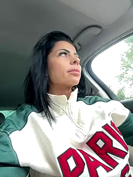 Snapshot of VanesaCharm chatting on 10/06/25, 06:00 VanesaCharm online show from 10/06/25, 06:00