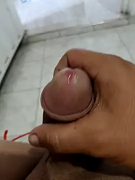 Snapshot of Exoticovergon chatting on 03/08/26, 01:04 Exoticovergon online show from 03/08/26, 01:04