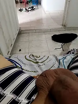 Snapshot of Exoticovergon chatting on 04/12/26, 12:21 Exoticovergon online show from 04/12/26, 12:21