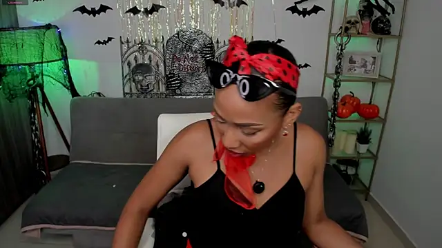 i lulu online show from 10/31/25, 11:06