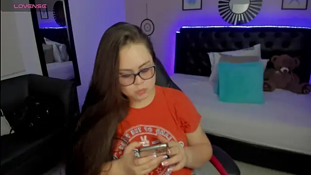 LolaVillalobos online show from 10/08/25, 02:25