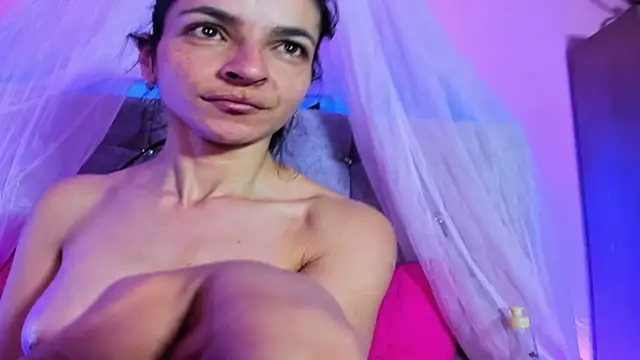 Snapshot of karol_rose chatting on 11/23/25, 09:53 karol rose online show from 11/23/25, 09:53