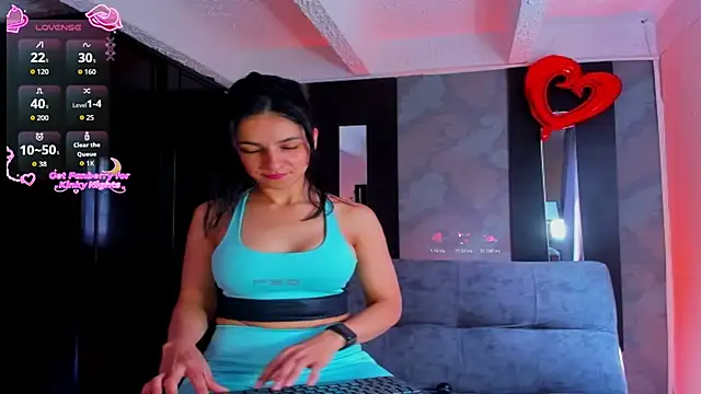 Snapshot of karol_rose chatting on 11/30/25, 04:11 karol rose online show from 11/30/25, 04:11