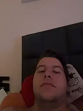 Snapshot of Lars2306 chatting on 11/21/25, 10:36 Lars2306 online show from 11/21/25, 10:36