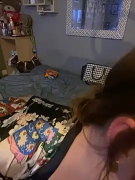 Snapshot of laceygreen chatting on 02/28/26, 12:00 laceygreen online show from 02/28/26, 12:00