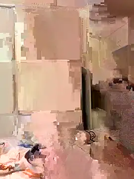 Snapshot of CU_12 chatting on 10/22/25, 04:18 CU 12 online show from 10/22/25, 04:18