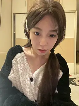 Snapshot of CU_12 chatting on 10/23/25, 06:28 CU 12 online show from 10/23/25, 06:28