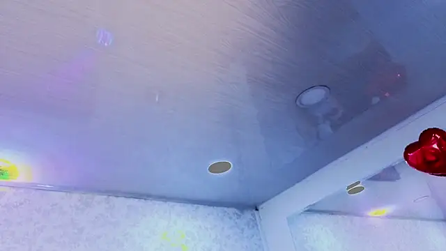 ZoeBenneti online show from 09/20/25, 05:08