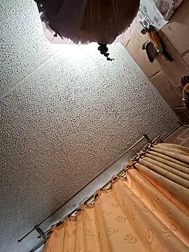 ZoeBenneti online show from 10/08/25, 09:23