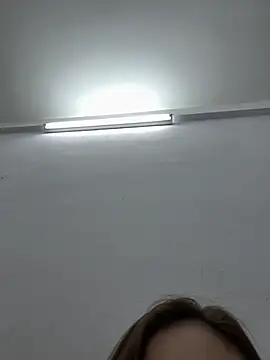 Snapshot of PhuongNhi21 chatting on 10/30/25, 03:35 PhuongNhi21 online show from 10/30/25, 03:35