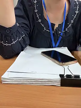 Snapshot of PhuongNhi21 chatting on 11/05/25, 01:05 PhuongNhi21 online show from 11/05/25, 01:05