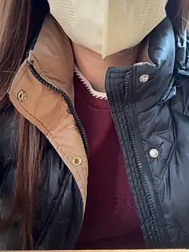 Snapshot of PhuongNhi21 chatting on 11/19/25, 02:33 PhuongNhi21 online show from 11/19/25, 02:33