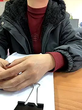 Snapshot of PhuongNhi21 chatting on 11/28/25, 01:30 PhuongNhi21 online show from 11/28/25, 01:30