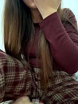 Snapshot of PhuongNhi21 chatting on 12/02/25, 02:56 PhuongNhi21 online show from 12/02/25, 02:56