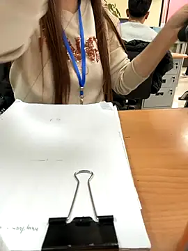 Snapshot of PhuongNhi21 chatting on 12/05/25, 01:58 PhuongNhi21 online show from 12/05/25, 01:58