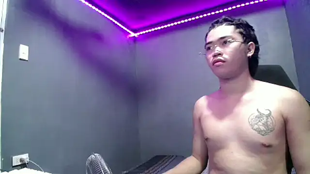 Snapshot of itsmedexy_ass13 chatting on 10/11/25, 01:53 itsmedexy ass13 online show from 10/11/25, 01:53