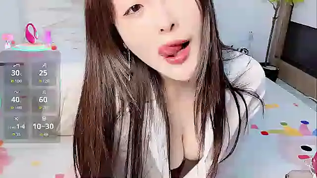 caomei2580 online show from 12/04/25, 02:48