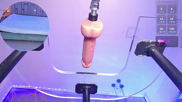 NinaCapelli online show from 11/18/25, 04:39