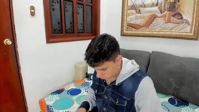 Snapshot of DavilANDkevin2 chatting on 11/23/25, 02:33 DavilANDkevin2 online show from 11/23/25, 02:33