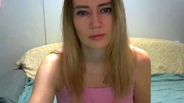 Snapshot of JessFoxxx chatting on 10/28/25, 03:21 JessFoxxx online show from 10/28/25, 03:21