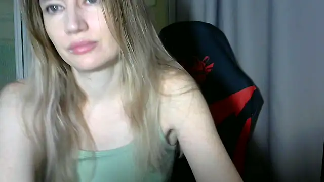 Snapshot of JessFoxxx chatting on 03/26/26, 03:56 JessFoxxx online show from 03/26/26, 03:56