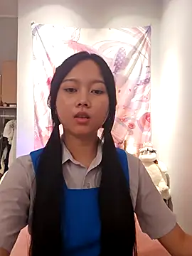 Snapshot of lirz06 chatting on 09/16/25, 05:25 lirz06 online show from 09/16/25, 05:25