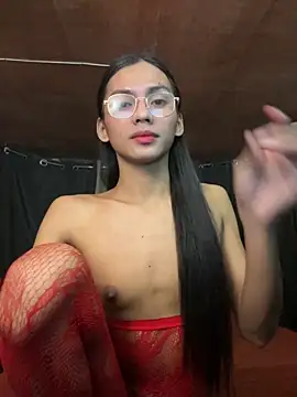 Snapshot of Ur_latinahotpaprika chatting on 10/11/25, 04:38 Ur latinahotpaprika online show from 10/11/25, 04:38