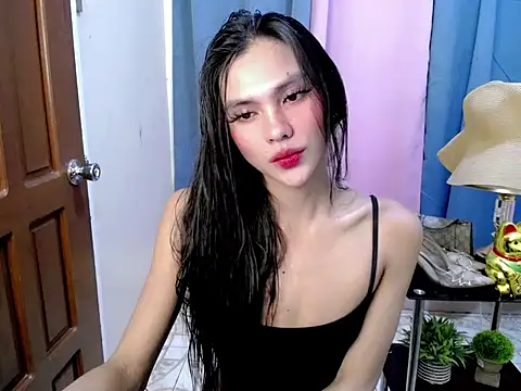 Ur latinahotpaprika online show from 05/07/26, 02:33