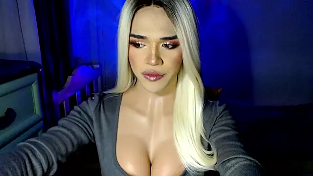 Snapshot of lusciousgirlx chatting on 12/02/25, 05:13 lusciousgirlx online show from 12/02/25, 05:13