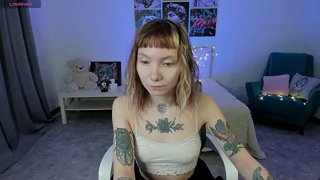 Snapshot of tattoo_art_baby chatting on 09/16/25, 01:28 tattoo art baby online show from 09/16/25, 01:28