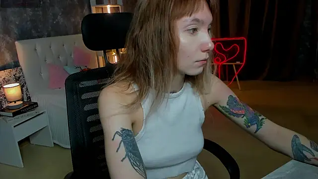 Snapshot of tattoo_art_baby chatting on 10/17/25, 01:20 tattoo art baby online show from 10/17/25, 01:20