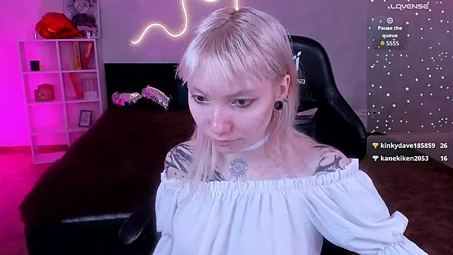 Snapshot of tattoo_art_baby chatting on 04/01/26, 06:36 tattoo art baby online show from 04/01/26, 06:36