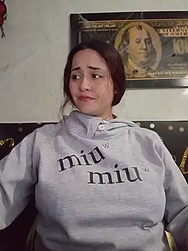 candy  fox  online show from 10/17/25, 12:19