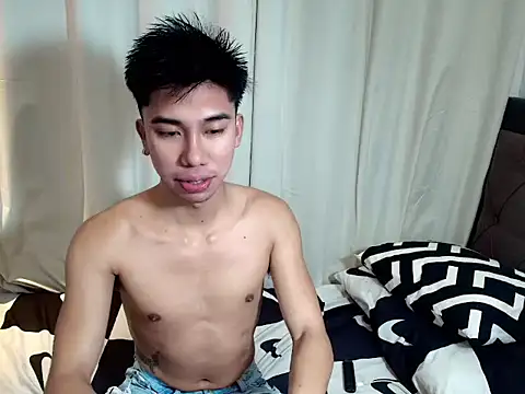 Snapshot of Ur_pinoyhotbrix chatting on 04/16/26, 01:12 Ur pinoyhotbrix online show from 04/16/26, 01:12