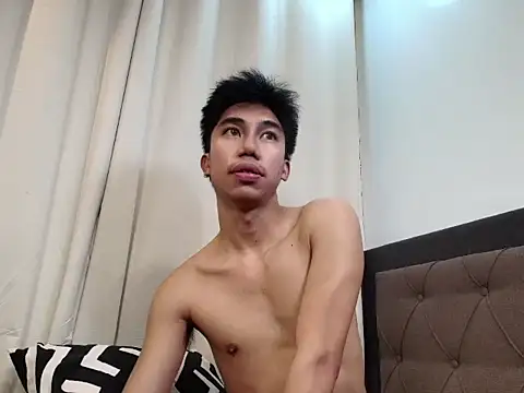 Snapshot of Ur_pinoyhotbrix chatting on 04/28/26, 02:27 Ur pinoyhotbrix online show from 04/28/26, 02:27