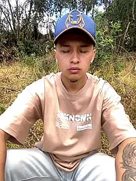 Snapshot of Archie-Davis chatting on 09/22/25, 03:47 Archie-Davis online show from 09/22/25, 03:47