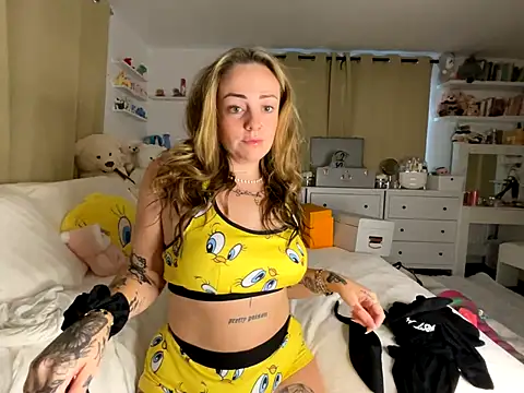 SofiaaBlackk online show from 10/19/25, 02:50