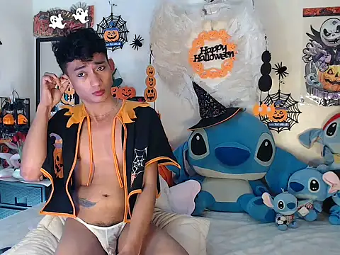 Snapshot of good_boy_in_bed chatting on 11/04/25, 09:58 good boy in bed online show from 11/04/25, 09:58